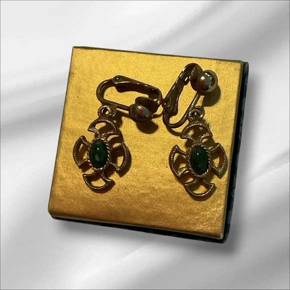 Vintage Avon Jewelry Bundle - Picture 13 of 16